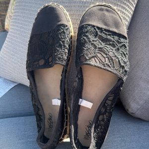 Womens size 8.5 black espadrilles